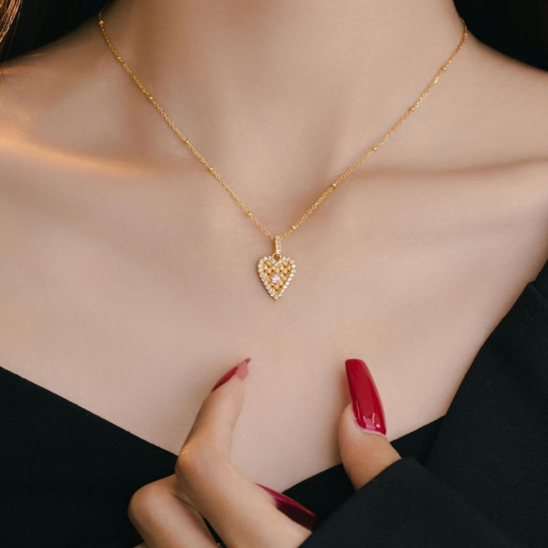 Light Luxury Retro Socialite Style Diamond-Embedded Brushed Woven Love Pendant Necklace New Simple High Sense Stacked Necklace