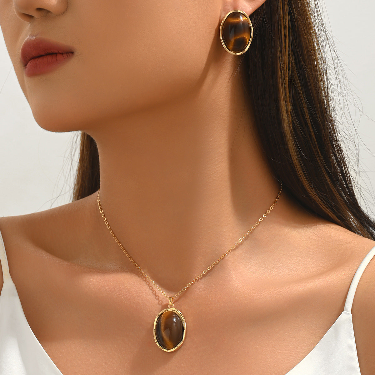 Brown Oval Pendant Jewelry — product image 2