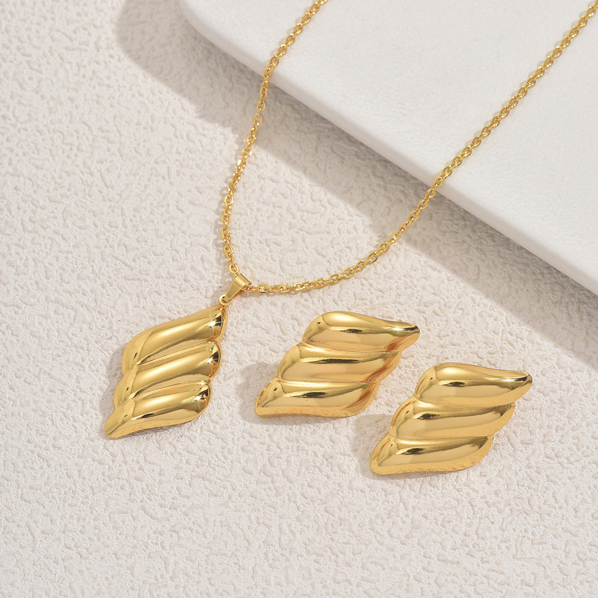 Textured Leaf Pendant Jewelry — product image 3