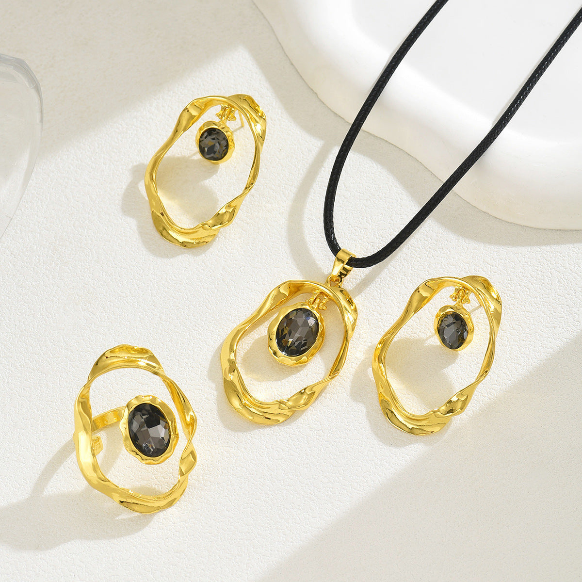 Irregular Oval Frame Jewelry — product image 3