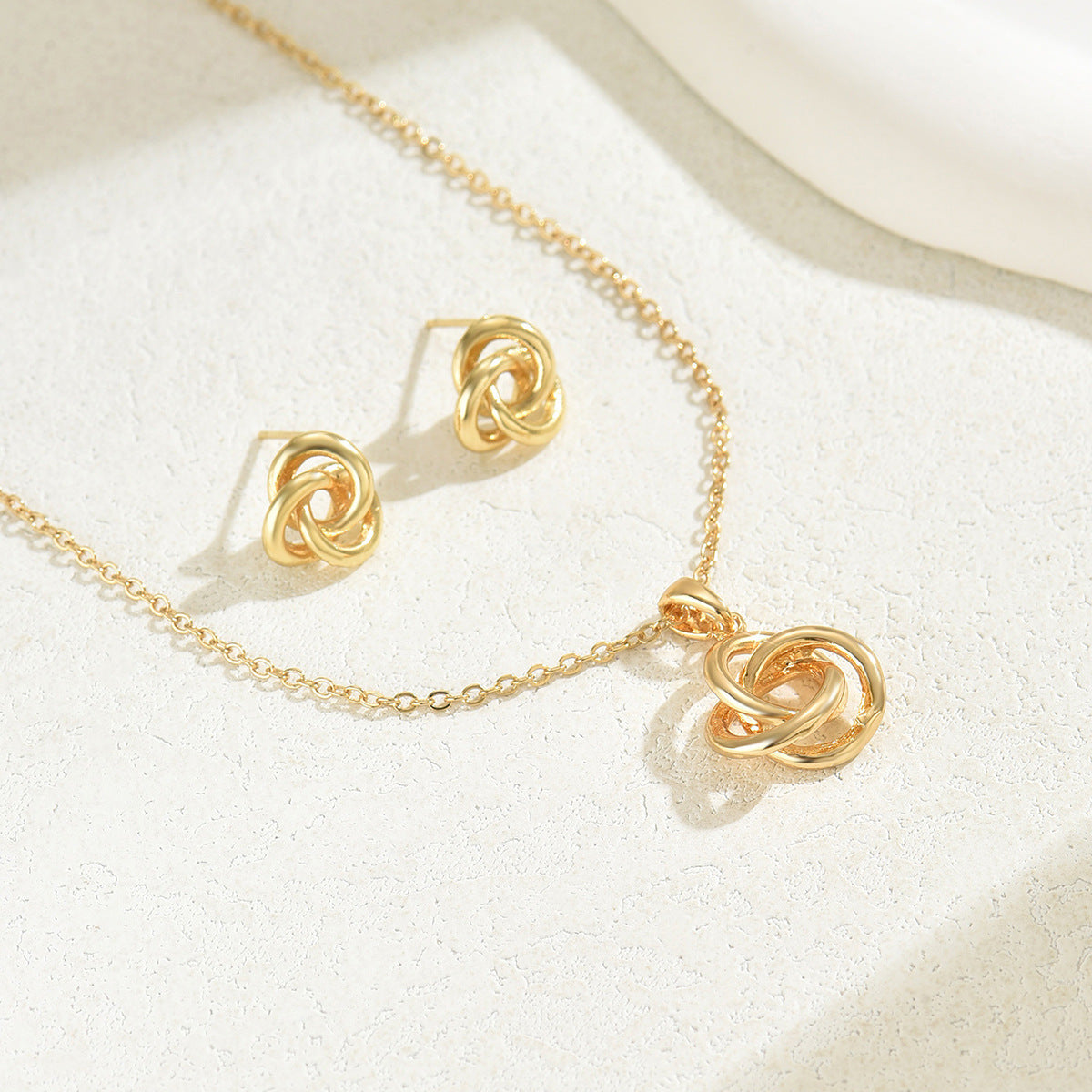 Twisted Circle Pendant Jewelry — product image 3