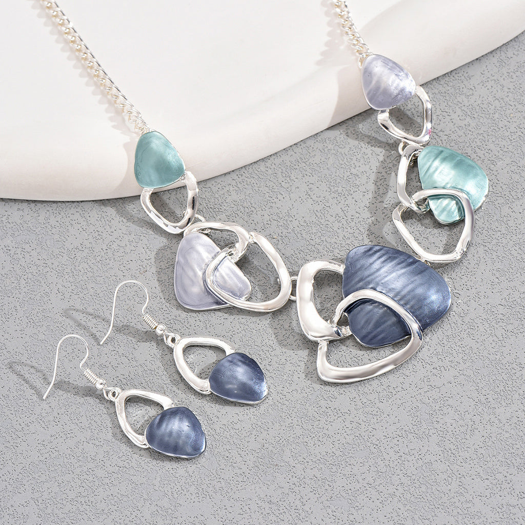 Soft-Color Irregular Loop Jewelry — product image 3