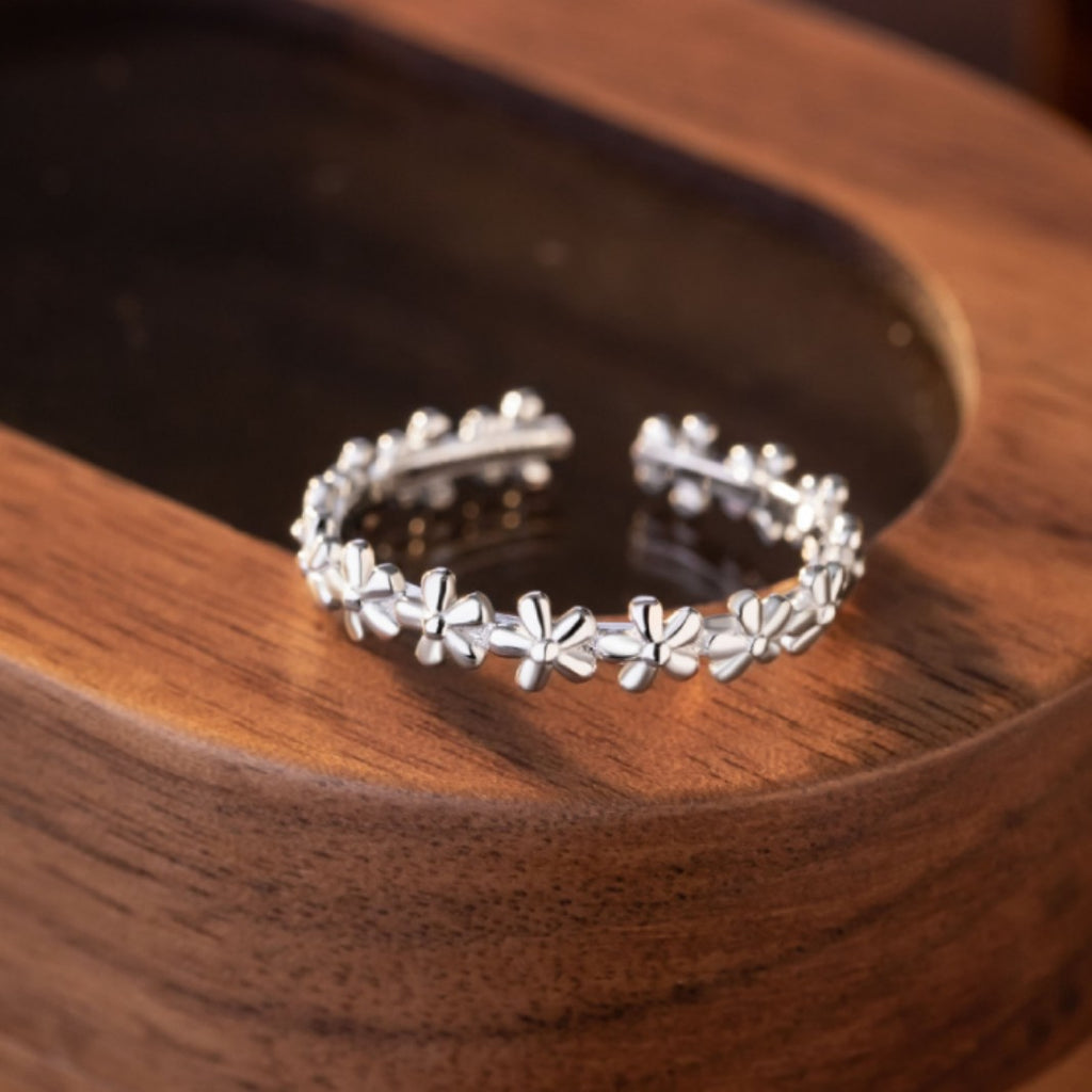 Daisy Pure Silver 925 Ring Female Niche Design Light Luxury Flower Plain Ring Ins Style Romantic Garland Ring