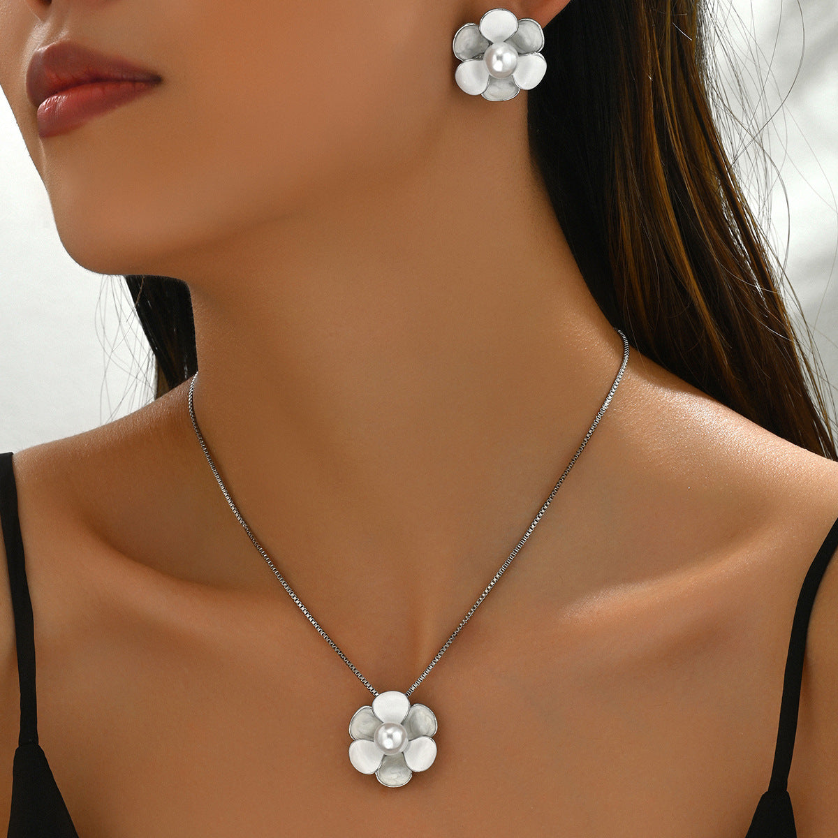 Pearl-Effect Flower Jewelry — product image 2