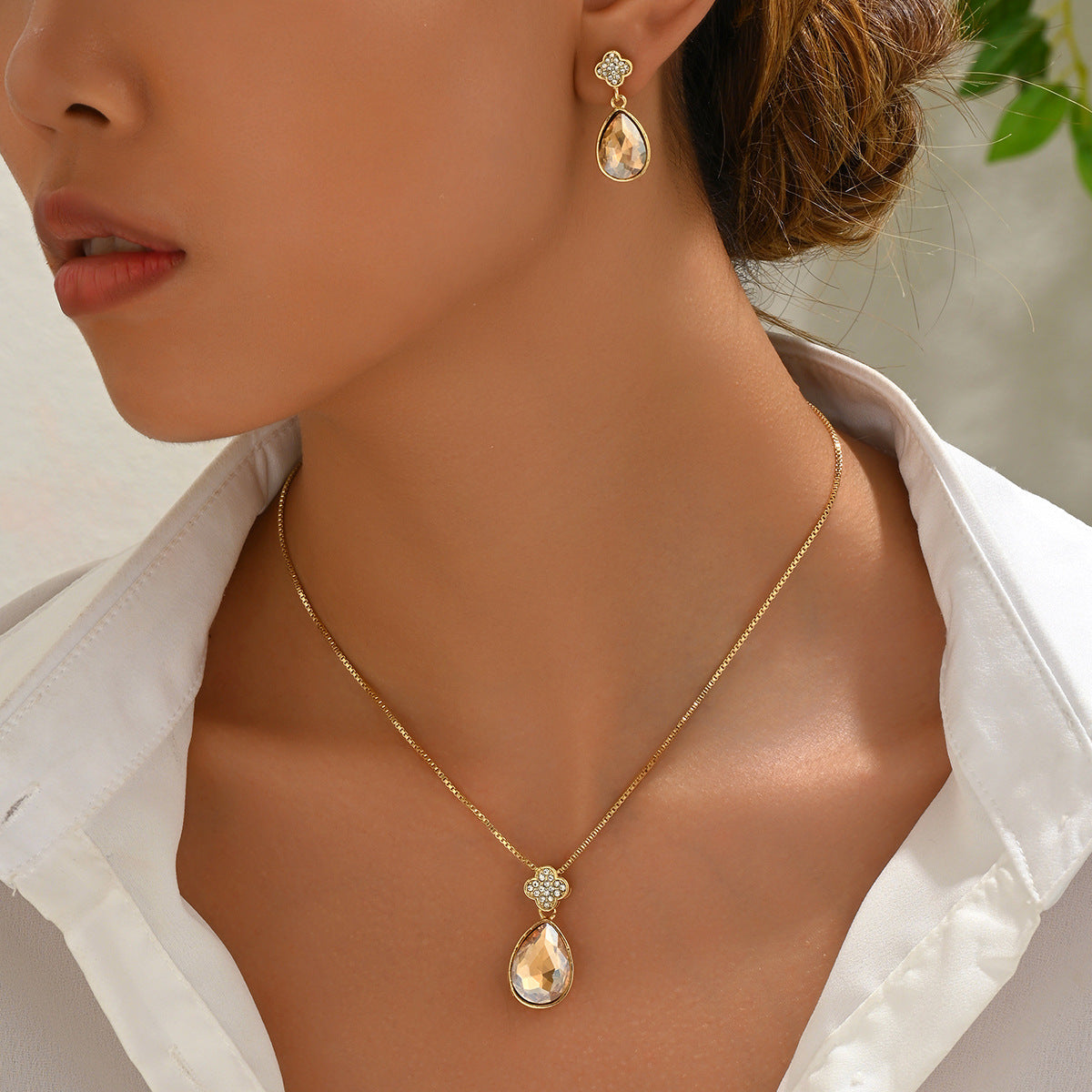 Peach Teardrop Pendant Jewelry — product image 2