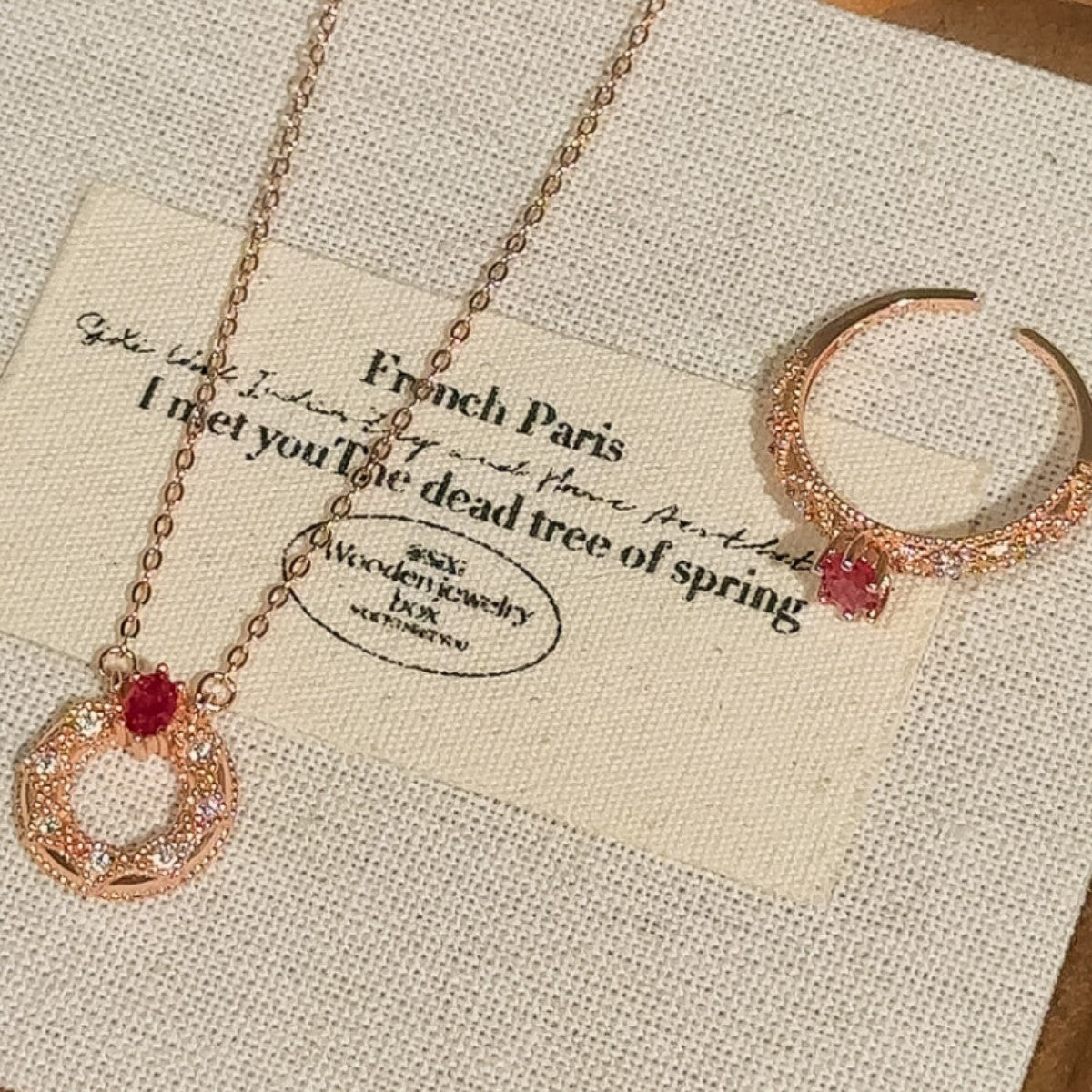 Eight Awn Star Sterling Silver 925 Necklace Women's Retro Court Style Pigeon Red Blood Zircon Clavicle Chain Light Luxury Style Star Pendant