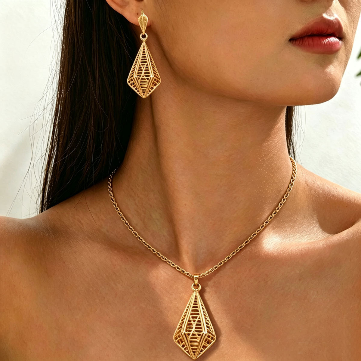 Openwork Diamond-Shape Pendant Jewelry — product image 2