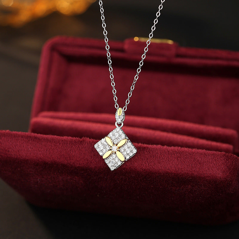 Lucky Clover S925 Sterling Silver Necklace Female Niche Light Luxury Gentle Style Square Pendant Lover Gift Clavicle Chain