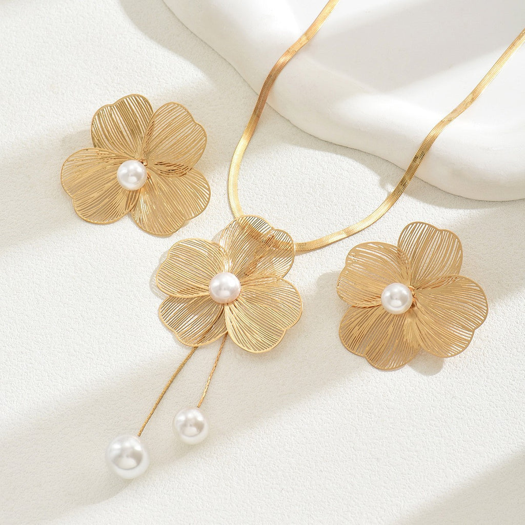 Pleated Flower and Pearl-Effect Lariat Jewelry — product image 3