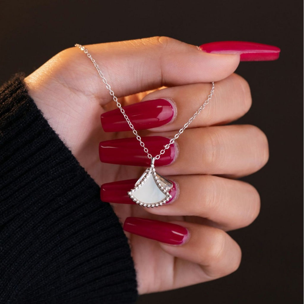 Small Skirt Sterling Silver 925 Necklace Women's Light Luxury High-Grade Fan-Shaped White Fritillary Clavicle Chain Ins Style Skirt Pendant
