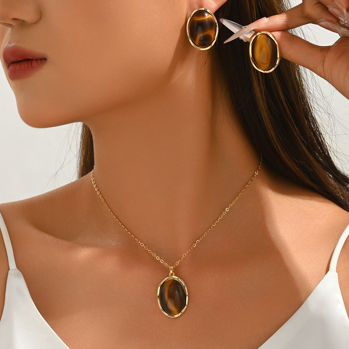 Brown Oval Pendant Jewelry