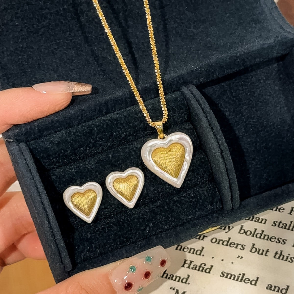 Heart White Fritillary Sterling Silver 925 Necklace Vintage Handmade Brushed Clavicle Chain Ins Style Light Luxury High-Grade Pendant