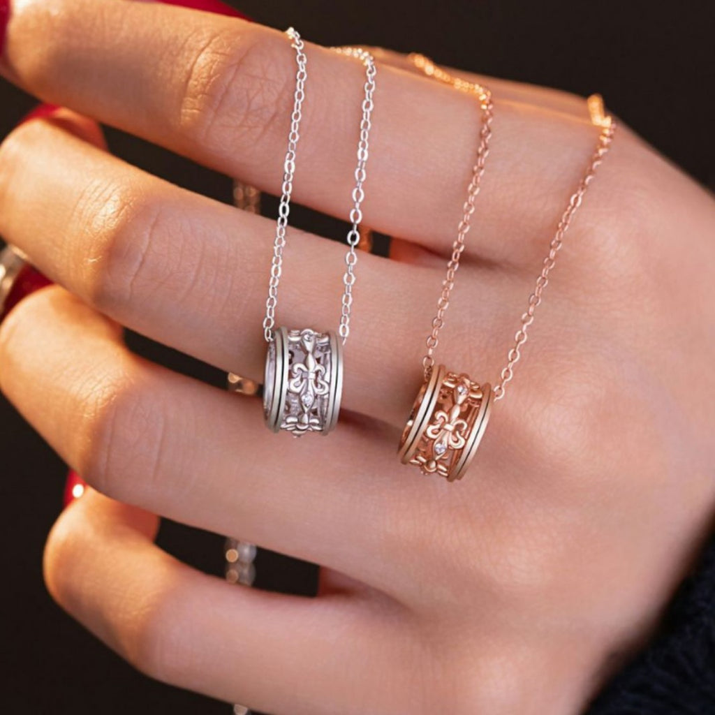 Iris Sterling Silver 925 Necklace Light Luxury High-Grade Small Waist Clavicle Chain Ins Style Small Red Book Same Pendant