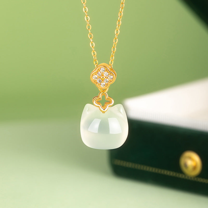 Clover Design S925 Silver Necklace Female Mori Lucky Kitten White Chalcedony Pendant Niche Clavicle Chain Gift Female