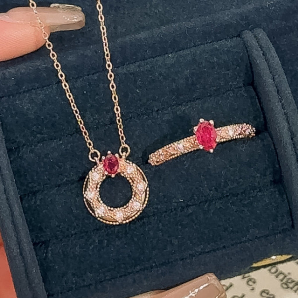 Eight Awn Star Sterling Silver 925 Necklace Women's Retro Court Style Pigeon Red Blood Zircon Clavicle Chain Light Luxury Style Star Pendant