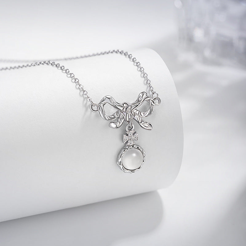 Princess on the Run Sterling Silver S925 Necklace Women's Simple Fashion Small Chalcedony Clavicle Chain Texture Bow Pendant