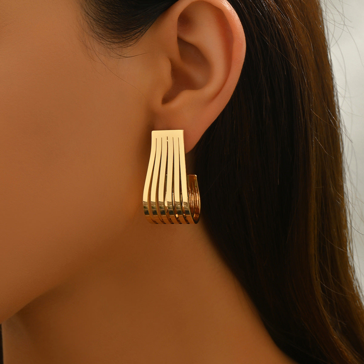 Parallel Rib Curved Earrings — product image 2