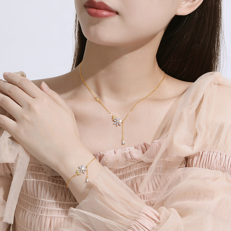 Flowers like Brocade Sterling Silver 925 Necklace Female Niche Design Light Luxury Flower Clavicle Chain Ins Style Sunflower Pendant